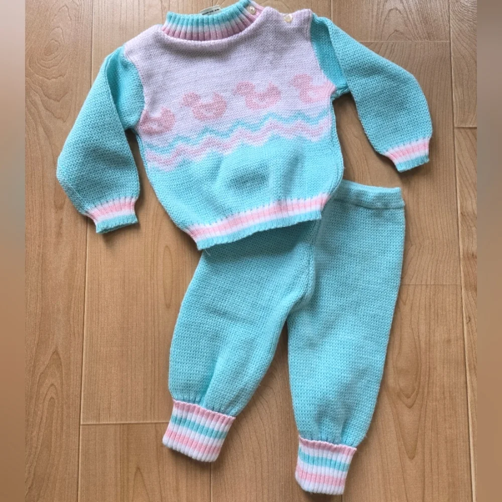 Vintage 1990s Childwise duck pastel teal/pink 2-piece sweater knit set